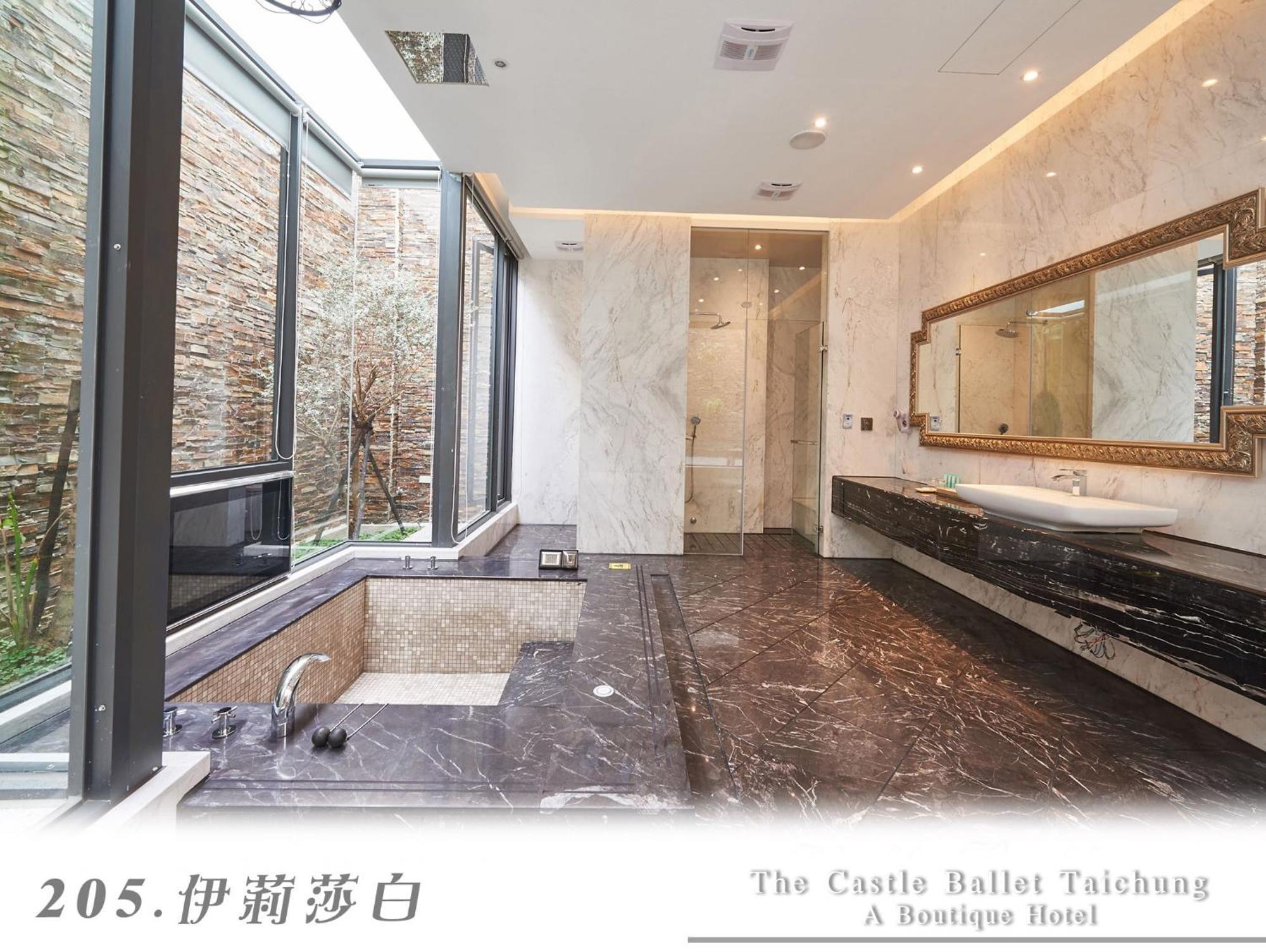 The Castle Ballet Taichung A Boutique Hotel Extérieur photo
