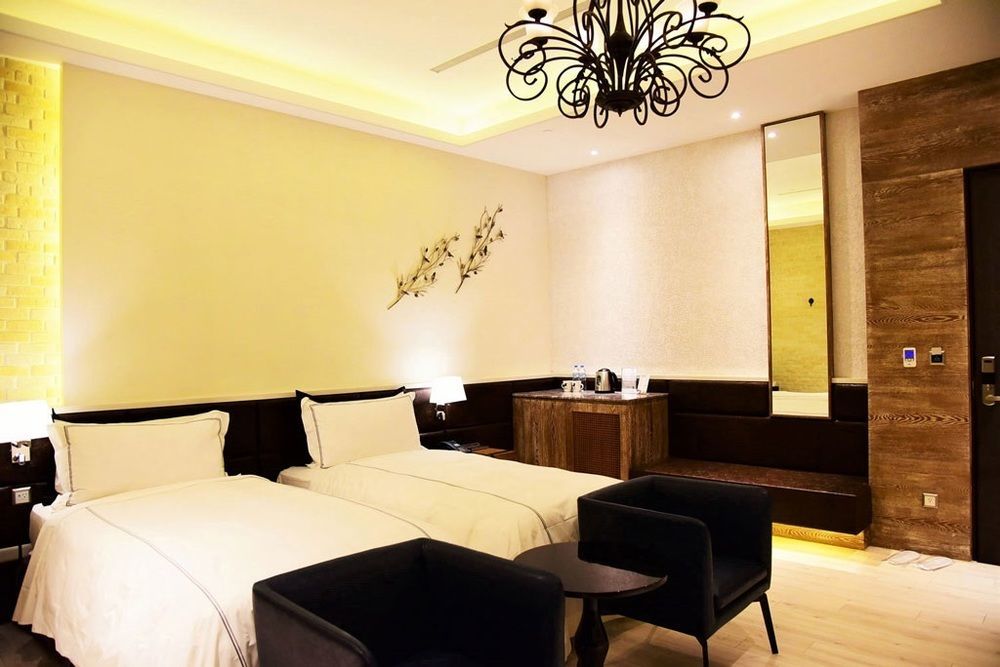The Castle Ballet Taichung A Boutique Hotel Extérieur photo