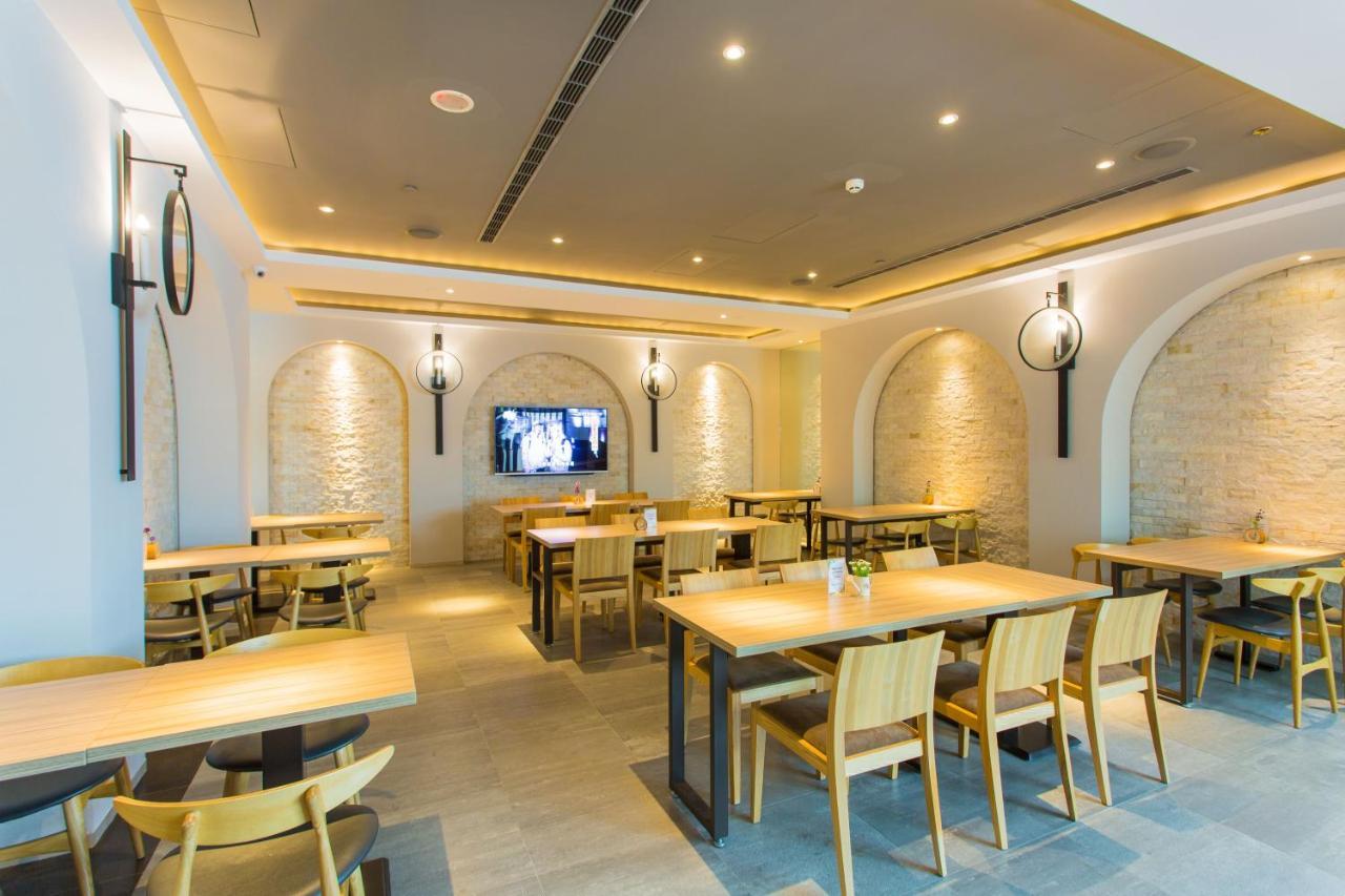 The Castle Ballet Taichung A Boutique Hotel Extérieur photo